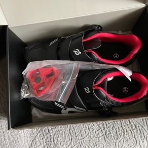 New Peloton Cycling Shoes with Cleats size 44 Mens